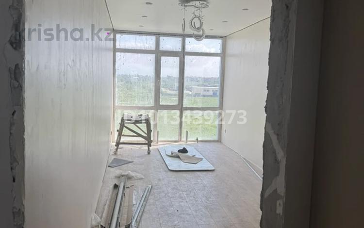 2-бөлмелі пәтер · 73.3 м² · 4/9 қабат, Көкжиек ш/а., Жолымбет 42/5, бағасы: 34 млн ₸ в Алматы, Жетысуский р-н — фото 2