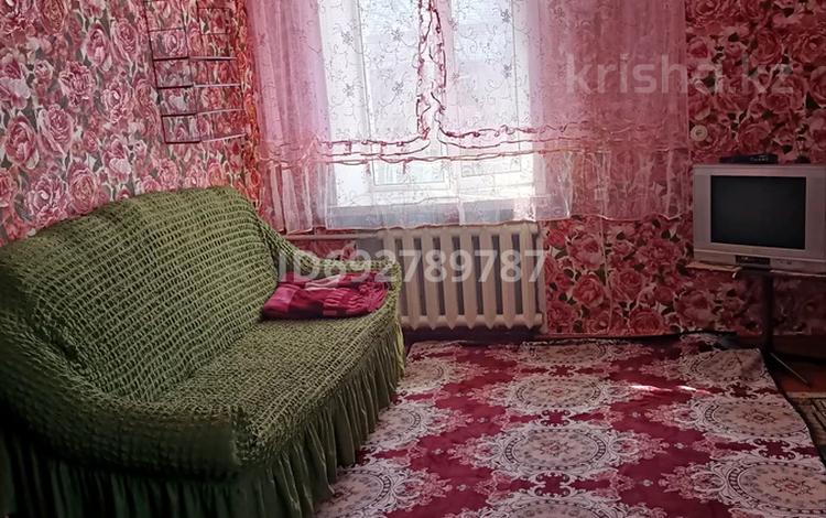 1-комнатная квартира, 30 м², 4/4 этаж посуточно, Тохтарова за 7 000 〒 в Алтае — фото 3