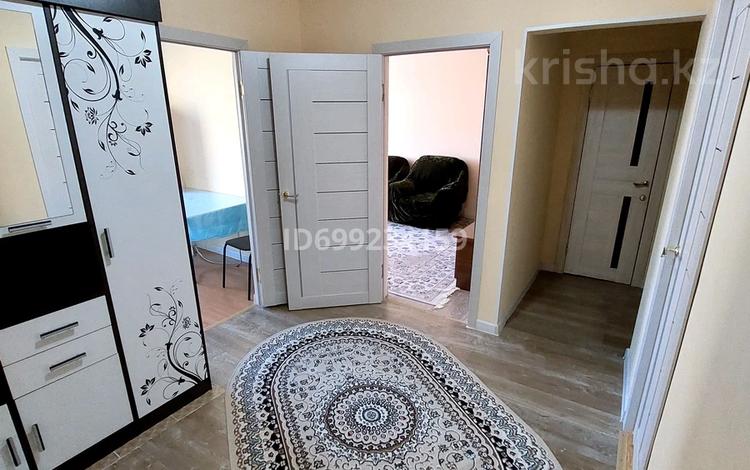 3-бөлмелі пәтер · 70 м² · 2/5 қабат, 3 мкр 49 — Орталықта, бағасы: 190 000 ₸ в Кульсары — фото 2