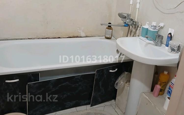 1-бөлмелі пәтер · 45 м² · 5/5 қабат, Сатпаева117 80, бағасы: 75 000 ₸ — фото 2
