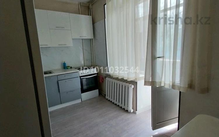 1-бөлмелі пәтер · 38.7 м² · 2/5 қабат, Желтоксан 78/86 — Жыбек жолы, бағасы: 16 000 ₸ в Алматы, Алмалинский р-н — фото 2