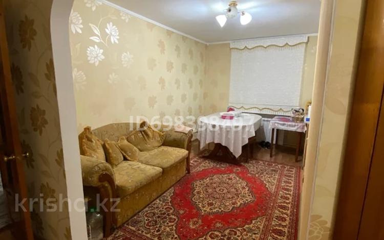 3-комнатная квартира · 60 м² · 5/5 этаж, мкр Центральный, Махамбета 130 за 18 млн ₸ в Атырау — фото 2