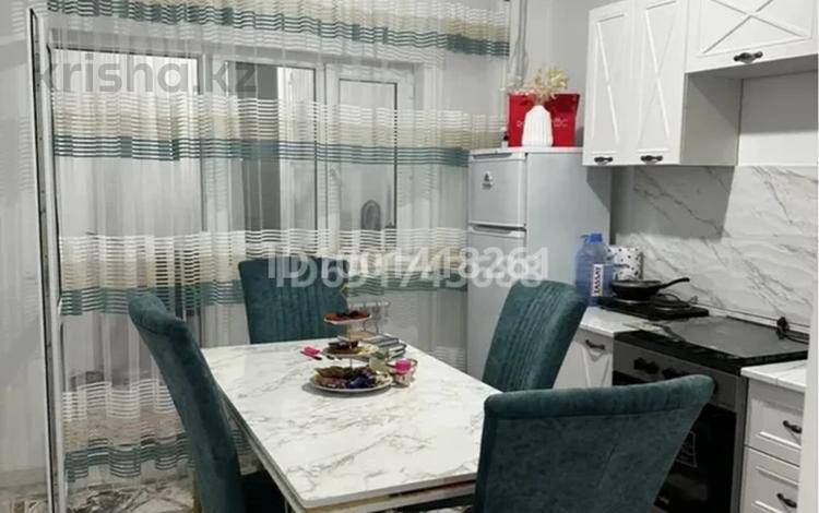 1-бөлмелі пәтер · 42 м² · 3/6 қабат, Микрорайон 4 61/1, бағасы: 200 000 ₸ в Конаеве — фото 2