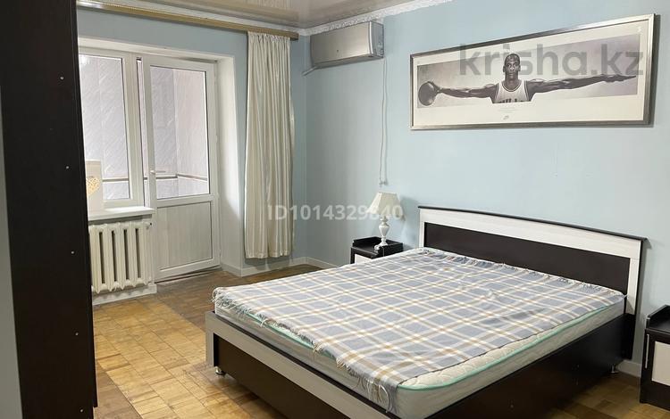 2-комнатная квартира · 64 м² · 5/5 этаж, Есенова — Макатаева-Пушкина за 290 000 ₸ в Алматы, Медеуский р-н — фото 2