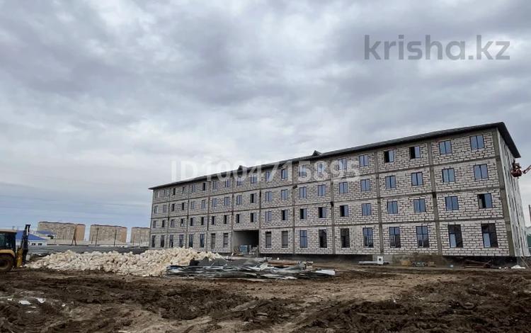 Свободное назначение, офисы, магазины и бутики, склады, азс, автосервисы и автомойки, общепит, салоны красоты, сельское хозяйство, бани, гостиницы и зоны отдыха, фитнес и спорт, медцентры и аптеки, образование, развлечения, конференц-залы, кабинеты и рабочие места, студии · 2000 м² за 6 млн 〒 в Атырау, мкр Центральный — фото 2