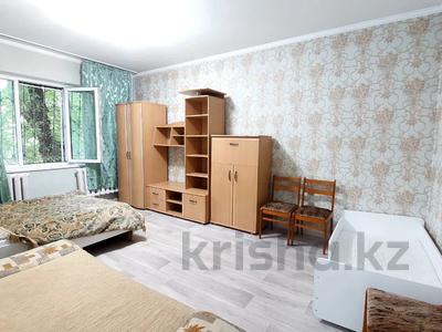1-комнатная квартира, 42 м², 1/5 этаж, мкр Аксай-2 за 24.3 млн 〒 в Алматы, Ауэзовский р-н