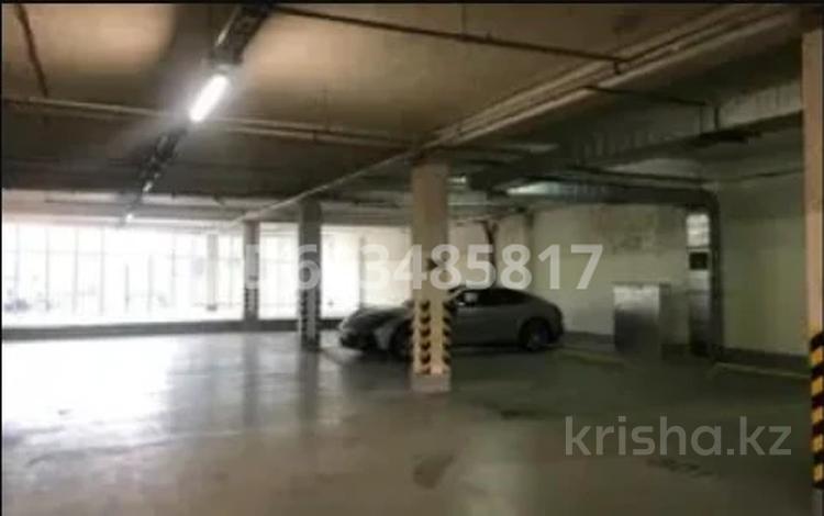 Паркинг • 18 м² • Аль-Фараби 5г за 40 000 〒 в Алматы, Бостандыкский р-н — фото 2