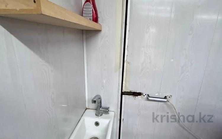 Еркін, дүкендер мен бутиктер · 30.1 м², бағасы: 10.6 млн ₸ в Актобе, мкр 5 — фото 2