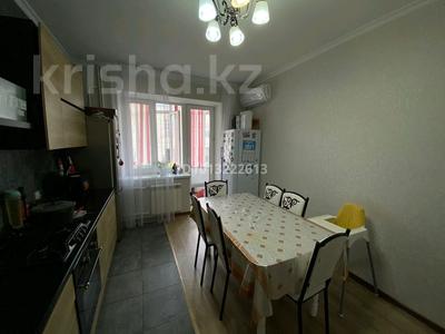 3-бөлмелі пәтер · 91.7 м² · 2/5 қабат, мкр. Алтын орда, Молдагуловой 54А — Капитал Плаза, бағасы: 42 млн ₸ в Актобе