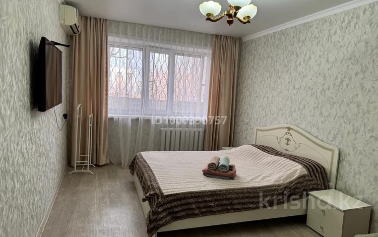 1-комнатная квартира · 35 м² · 1/5 этаж, Майкудук, Мкр Восток-2 6 — Восток 3 восток 2 за 10 000 ₸ в Караганде, Алихана Бокейханова р-н — фото 2