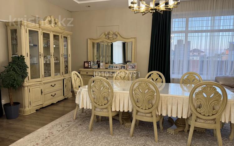 Жеке үй · 4 бөлме · 250 м², Макатаева 2, бағасы: 180 000 ₸ в Жибек Жолы — фото 10