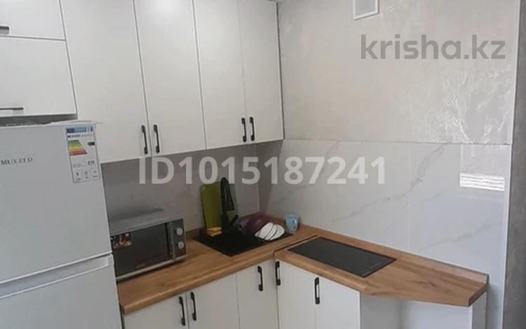 2-комнатная квартира · 45 м² · 2/5 этаж, Сакена сейфуллина 22 — Остановка ромашка. рядом с полиций за 9.5 млн ₸ в Абай — фото 2