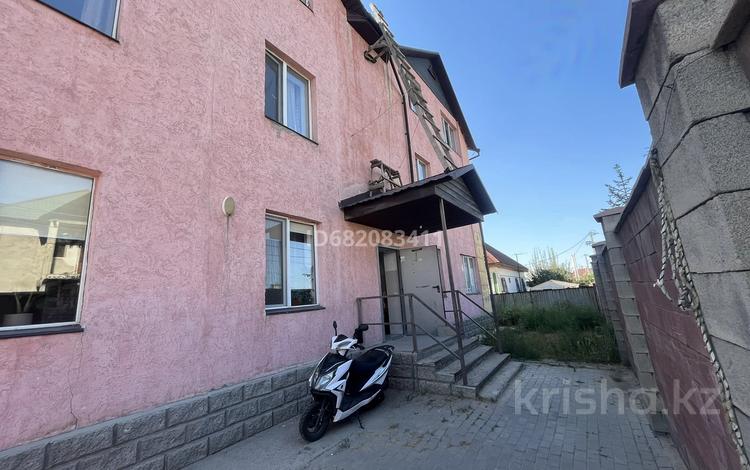 1-бөлмелі пәтер · 35 м² · 3/3 қабат, мкр Акбулак, улица Сарайшык 27 — Момышулы райымбек, бағасы: 130 000 ₸ в Алматы, Алатауский р-н — фото 2