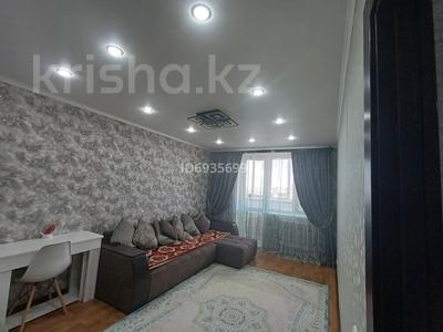 2-комнатная квартира, 57 м², 6/9 этаж, 7-й мкр 7 за 15.5 млн 〒 в Лисаковске