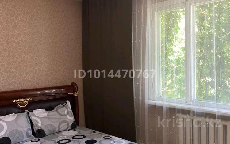 1-бөлмелі пәтер · 35 м² · 1/5 қабат, Ихсанова — Курмангазы, бағасы: 9 000 ₸ в Уральске, мкр Школьник — фото 2