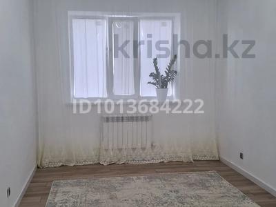 2-бөлмелі пәтер · 82.5 м² · 2/5 қабат, мкр. Алтын орда 7г, бағасы: 38 млн ₸ в Актобе