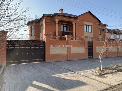 Отдельный дом · 7 комнат · 361.6 м² · 10 сот., мкр Жеруйык, М.Жумабаева 51 за 80 млн 〒 в Атырау