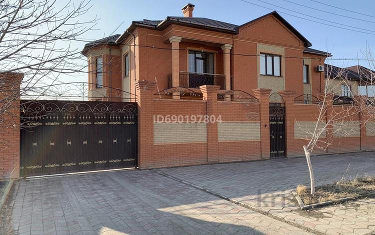 Отдельный дом · 7 комнат · 361.6 м² · 10 сот., мкр Жеруйык, М.Жумабаева 51 за 80 млн 〒 в Атырау — фото 14