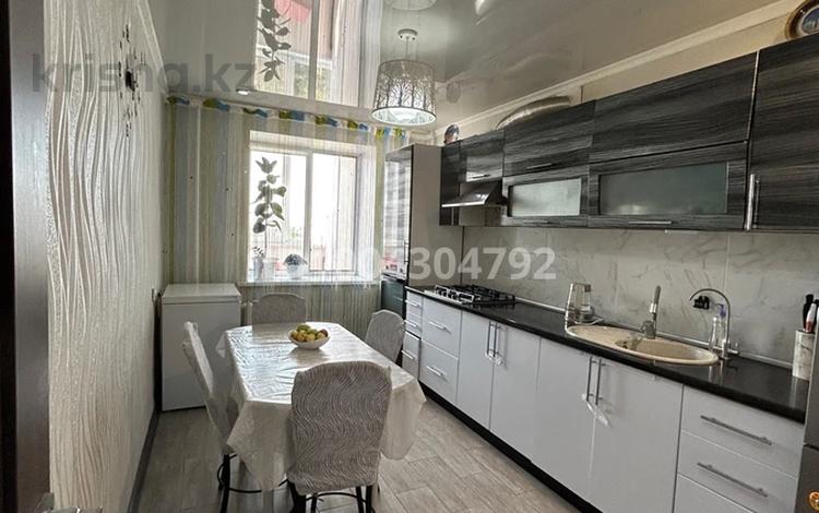 2-комнатная квартира · 64.4 м² · 8/10 этаж, мкр Женис 7 за 28.5 млн ₸ в Уральске — фото 2