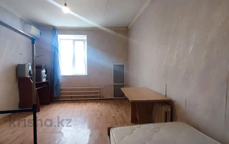 1-бөлмелі пәтер · 41 м² · 9/9 қабат, Есенжанова 1/1, бағасы: 6 млн ₸ в Уральске — фото 4