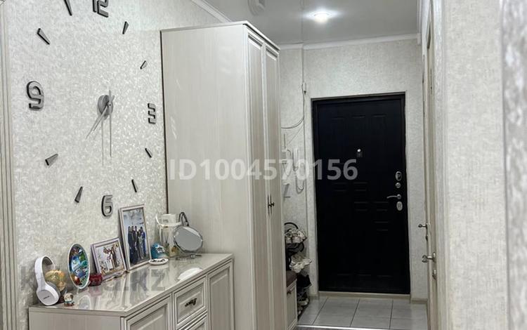 3-бөлмелі пәтер · 81.1 м² · 6/9 қабат, мкр. Зачаганск пгт 23, бағасы: 35 млн ₸ в Уральске — фото 2