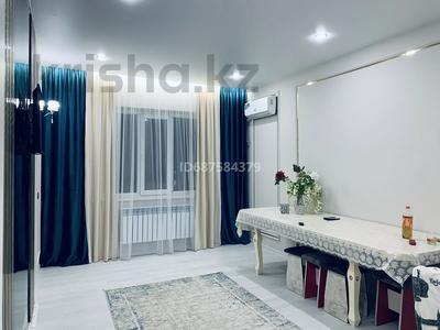 2-бөлмелі пәтер, 54 м², 3/5 қабат сағатына, 10 мкр, бағасы: 2 500 〒 в Таразе