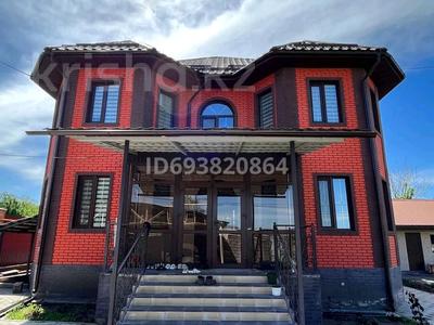 Отдельный дом • 7 комнат • 265 м² • 9 сот., Абылайхана 3 за 97 млн 〒 в Талгаре