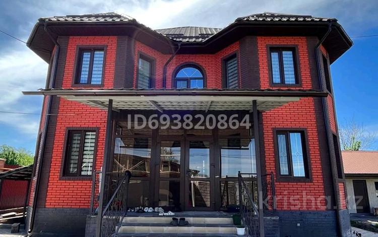 Отдельный дом • 7 комнат • 265 м² • 9 сот., Абылайхана 3 за 97 млн 〒 в Талгаре — фото 2