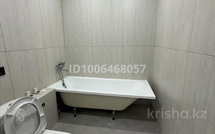1-комнатная квартира · 35 м² · 4/9 этаж, мкр Юго-Восток, Бухар жырау 96 за 12 млн ₸ в Караганде, Казыбек би р-н — фото 11