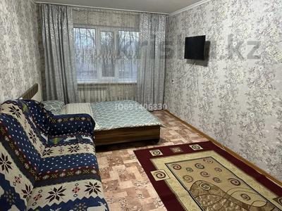 1-комнатная квартира, 35 м² посуточно, Майкудук, 13й микрорайон 31 за 8 000 〒 в Караганде, Алихана Бокейханова р-н