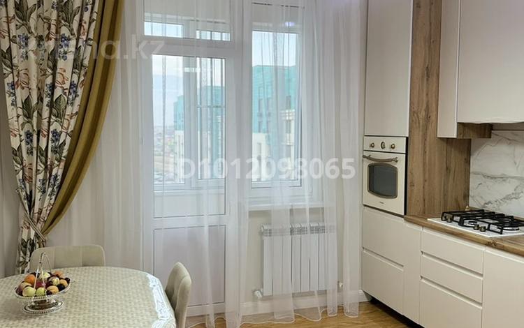 2-бөлмелі пәтер · 74 м² · 8/9 қабат, Просп. Абулхаир Хана 74/1блок2, бағасы: 350 000 ₸ в Атырау, мкр Авангард-2 — фото 2