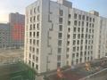 1-комнатная квартира · 40 м² · 6/17 этаж, А. Байтурсынова 32/2 за 270 000 ₸ в Астане, Сарайшык р-н — фото 16