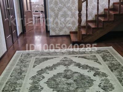 Отдельный дом · 5 комнат · 220 м² · 10 сот., Макатаева — Улицы Республика, Алаш, Достык за 500 000 〒 в Косшы