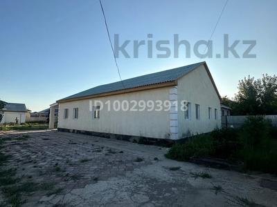 Отдельный дом · 5 комнат · 200 м² · 10 сот., мкр Оркен, Сатыбалдиева за 50 млн 〒 в Атырау