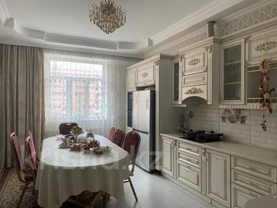 4-бөлмелі пәтер · 181 м² · 13/14 қабат, 17-й мкр 6, бағасы: 82 млн ₸ в Актау
