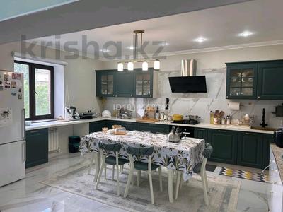 Отдельный дом · 10 комнат · 370 м² · 10 сот., мкр Центральный, Горький 116 за 135 млн ₸ в Атырау