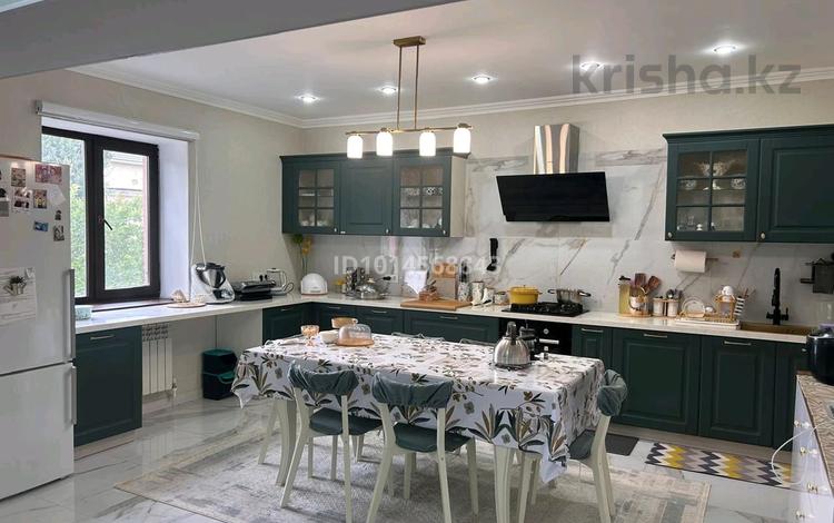 Отдельный дом · 10 комнат · 370 м² · 10 сот., мкр Центральный, Горький 116 за 135 млн ₸ в Атырау — фото 2