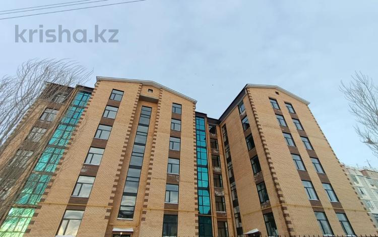 2-комнатная квартира, 73.8 м², 5/6 этаж, Гашека 2/3 за ~ 28 млн 〒 в Костанае — фото 2