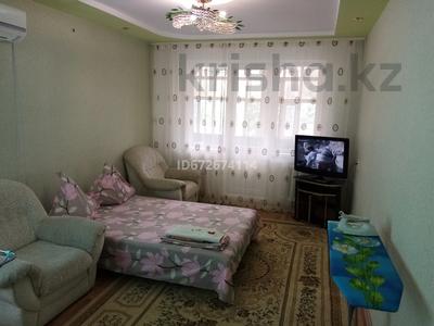 1-комнатная квартира, 32 м², 4/5 этаж посуточно, проспект Абая 54 за 5 000 〒 в Уральске