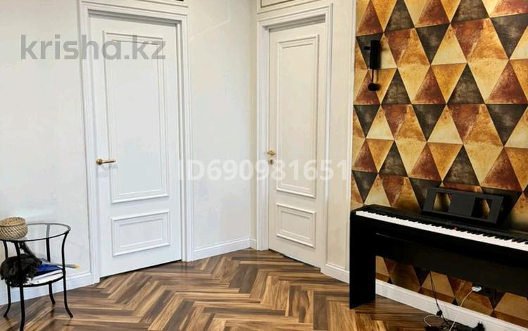 4-комнатная квартира · 175 м² · 11/12 этаж, Варламова 33 — Абая Тлендиева за 155 млн 〒 в Алматы, Алмалинский р-н — фото 18