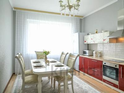 2-комнатная квартира, 100 м², 11/16 этаж посуточно, Абая 150/230 за 22 000 〒 в Алматы, Бостандыкский р-н