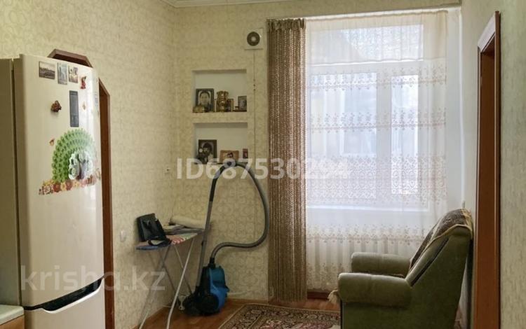 2-бөлмелі пәтер · 70 м² · 2/2 қабат, Абая - Центр 47 — Возле магазина Гермес, бағасы: 200 000 〒 в Сатпаев — фото 2