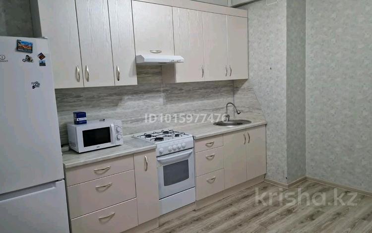 1-комнатная квартира · 50 м² · 1/9 этаж, Микрорайон Береке 52 за 180 000 ₸ в Костанае — фото 2