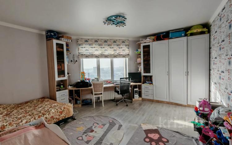 3-комнатная квартира · 104.7 м² · 14/16 этаж, мкр Юго-Восток, Просп. Республики 42 за 52 млн ₸ в Караганде, Казыбек би р-н — фото 2