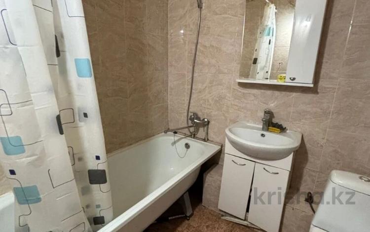 2-бөлмелі пәтер · 50 м² · 1/5 қабат, мкр Аксай-3Б, бағасы: 32 млн ₸ в Алматы, Ауэзовский р-н — фото 2