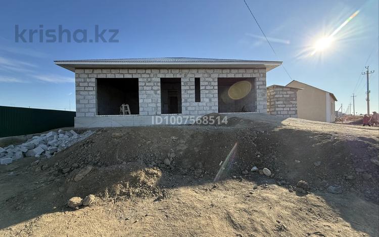 Отдельный дом · 4 комнаты · 200 м² · 7.5 сот., Оркен - 2, 40 7 за 30 млн 〒 в Атырау — фото 2