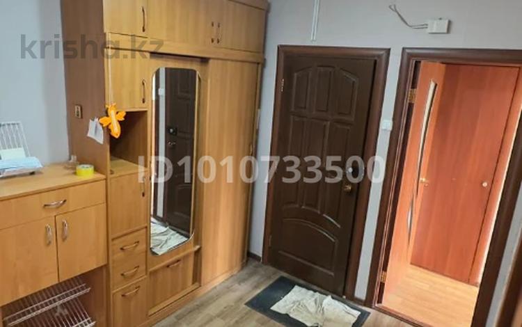 3-комнатная квартира · 63.7 м² · 3/9 этаж, мкр Строитель 27/1 за 21 млн ₸ в Уральске — фото 2