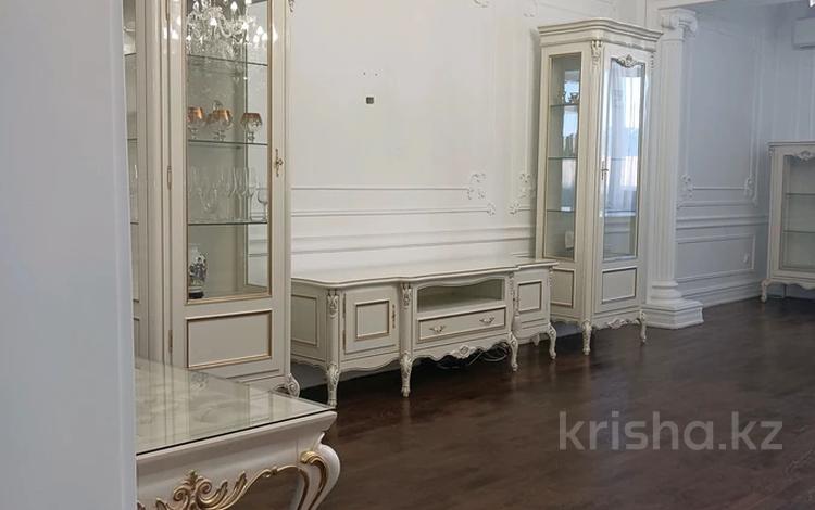 3-комнатная квартира, 214.5 м², 3/7 этаж помесячно, Жасуан 9