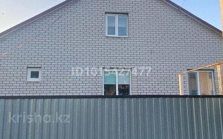 Отдельный дом · 4 комнаты · 200 м² · 10 сот., Акжелен 4 за 250 000 ₸ в Актобе, жилой массив Заречный-3 — фото 2