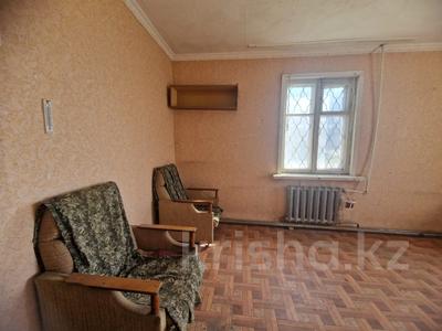 3-комнатная квартира, 68 м², 1/2 этаж, Рыскулова за 6.8 млн 〒 в Семее